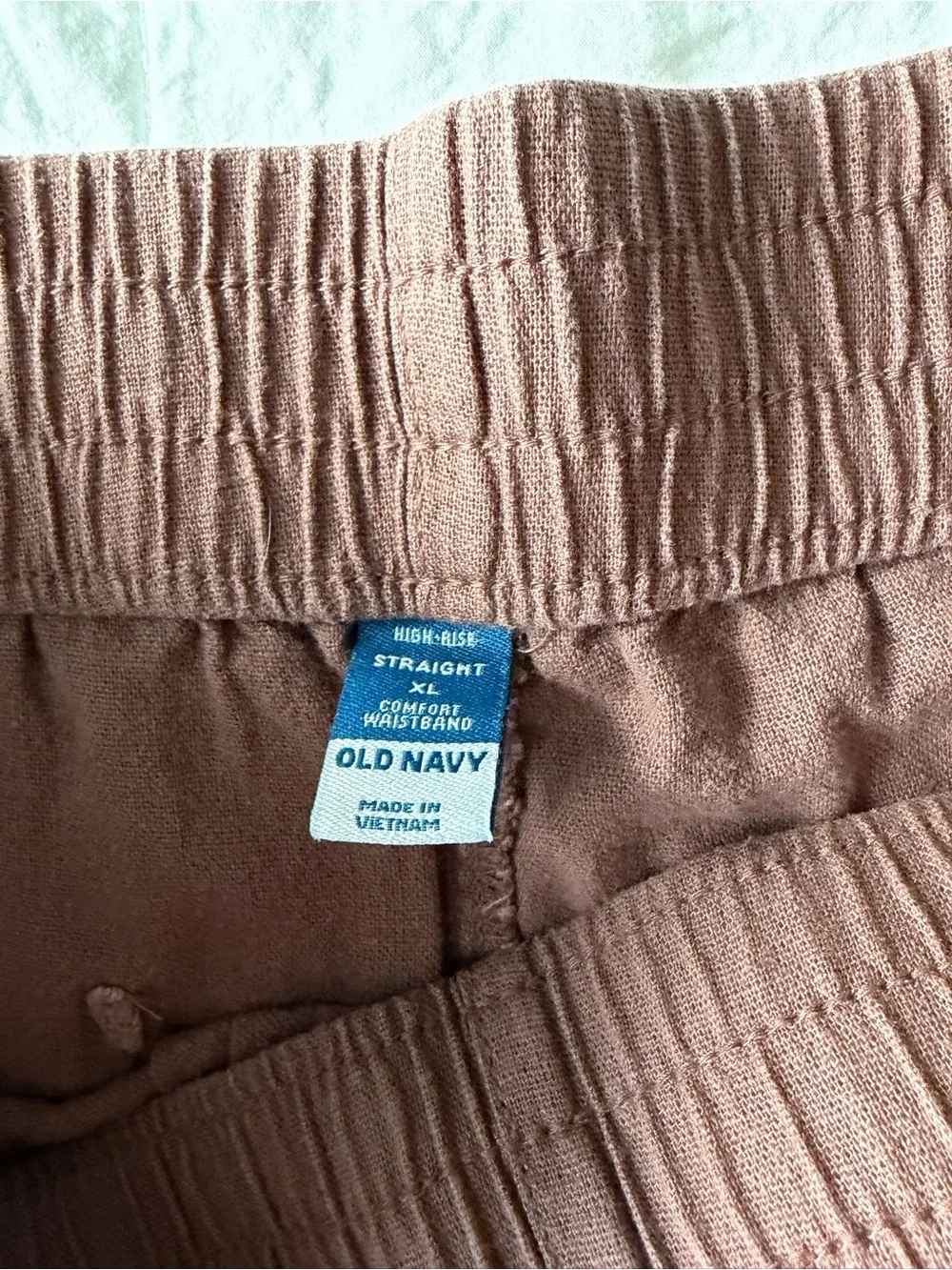 Old Navy Elastic-Waist High Rise Linen Straight Bottoms in Dusty Rose